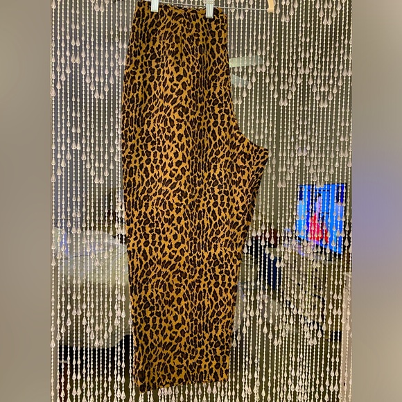 CHIC LEOPARD PRINT PANTS MACYS - Picture 2 of 3